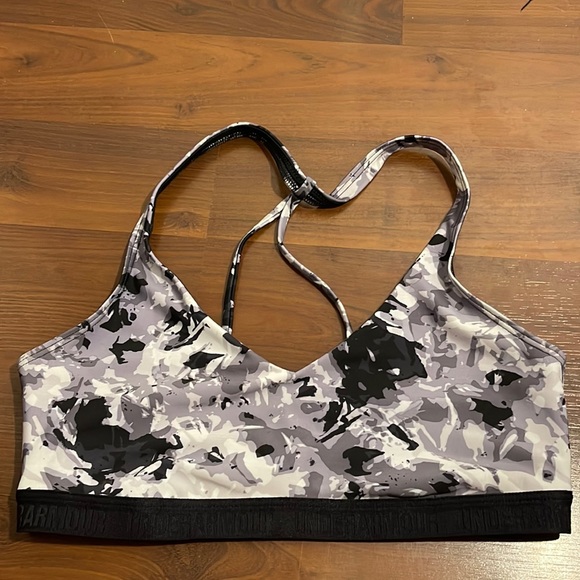 Under Armour camo print, low impact bralette- size M - Picture 1 of 2